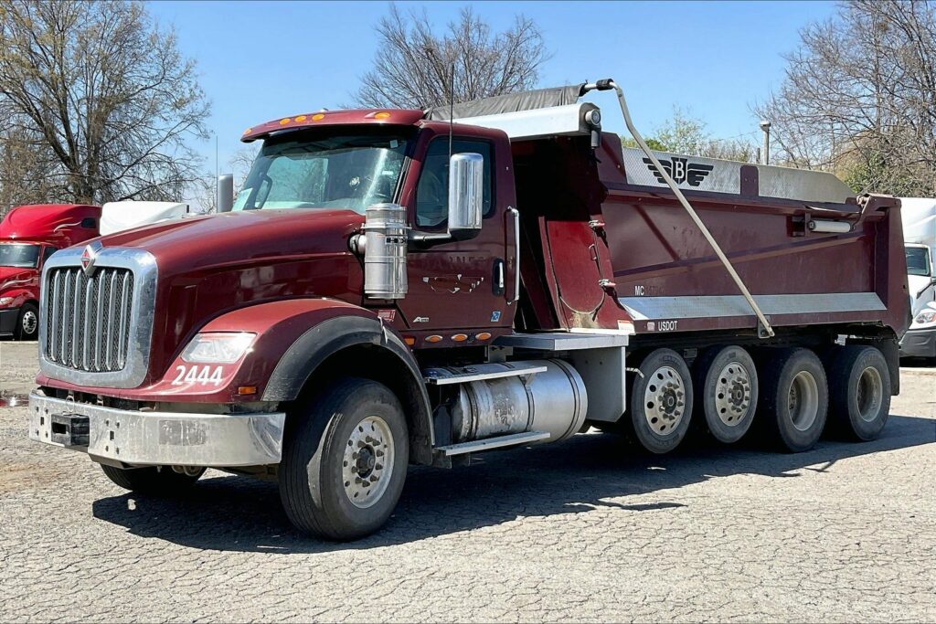 2024 INT HX620 Day Cab