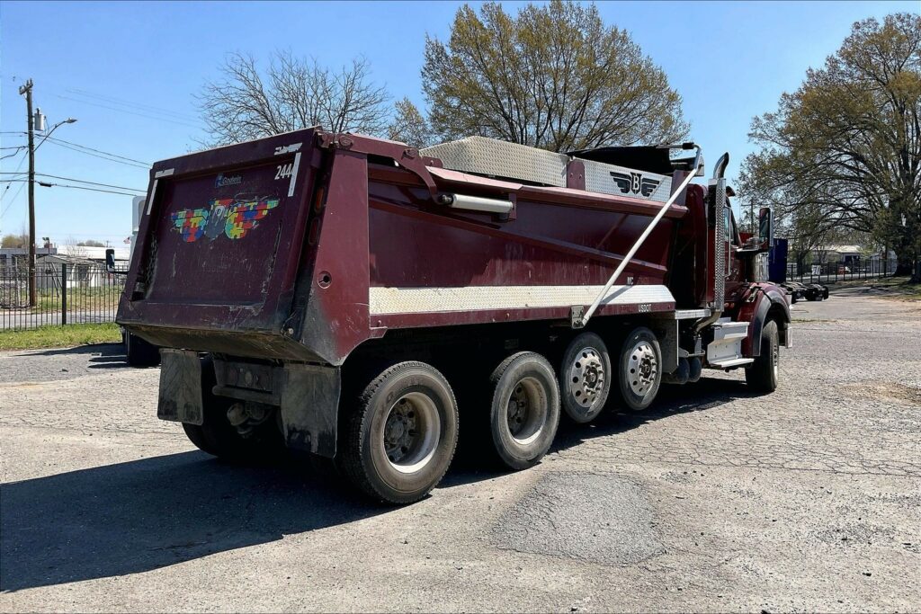 2024 INT HX620 Day Cab