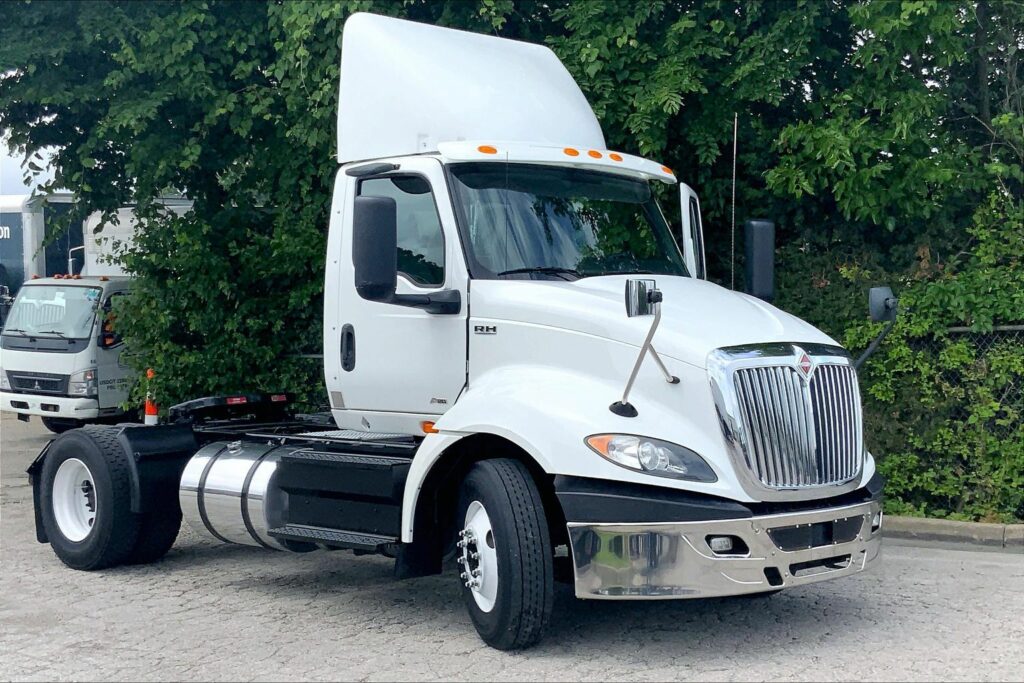 2019 INT RH613 4×2 Day Cab