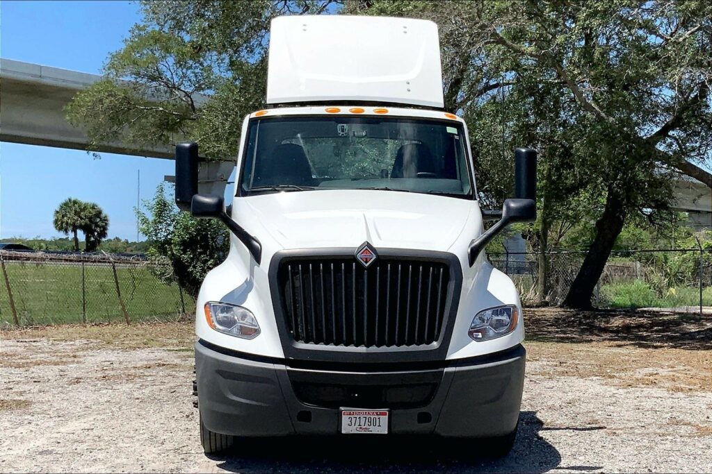 2021 CUM LT625 6×4 Day Cab