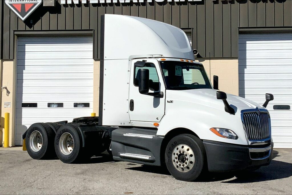 2021 CUM LT625 6×4 Day Cab