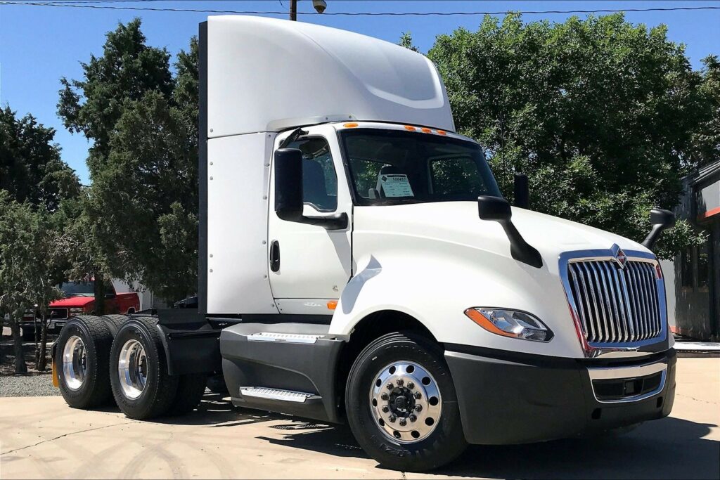 2021 CUM LT625 6×4 Day Cab