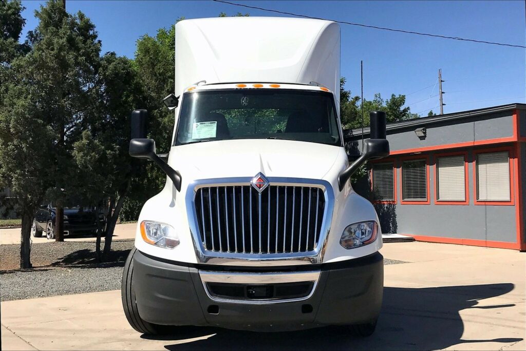 2021 CUM LT625 6×4 Day Cab