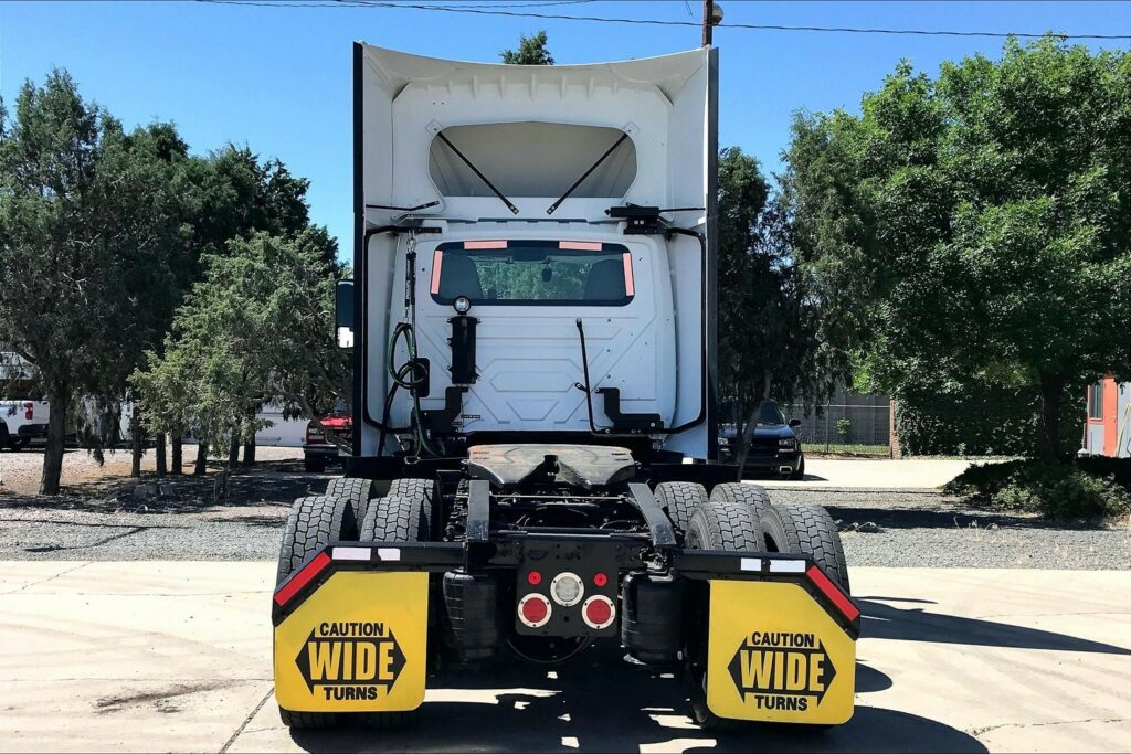2021 CUM LT625 6×4 Day Cab