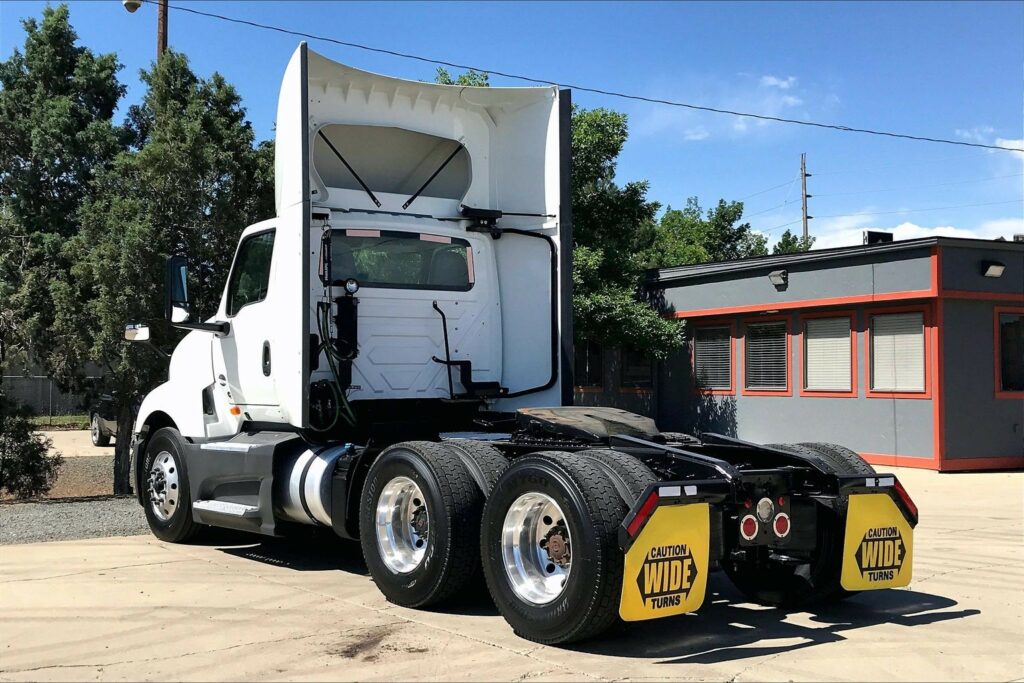 2021 CUM LT625 6×4 Day Cab