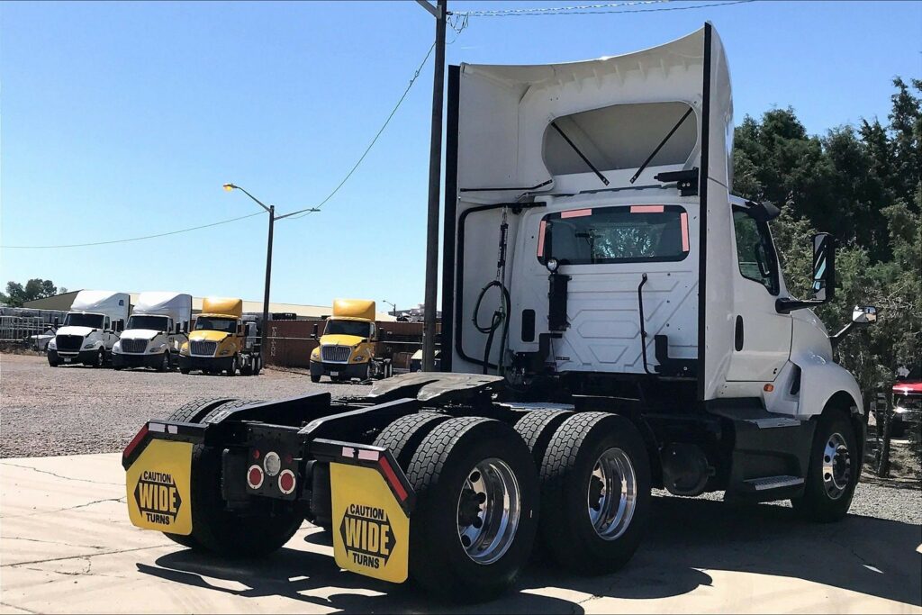 2021 CUM LT625 6×4 Day Cab