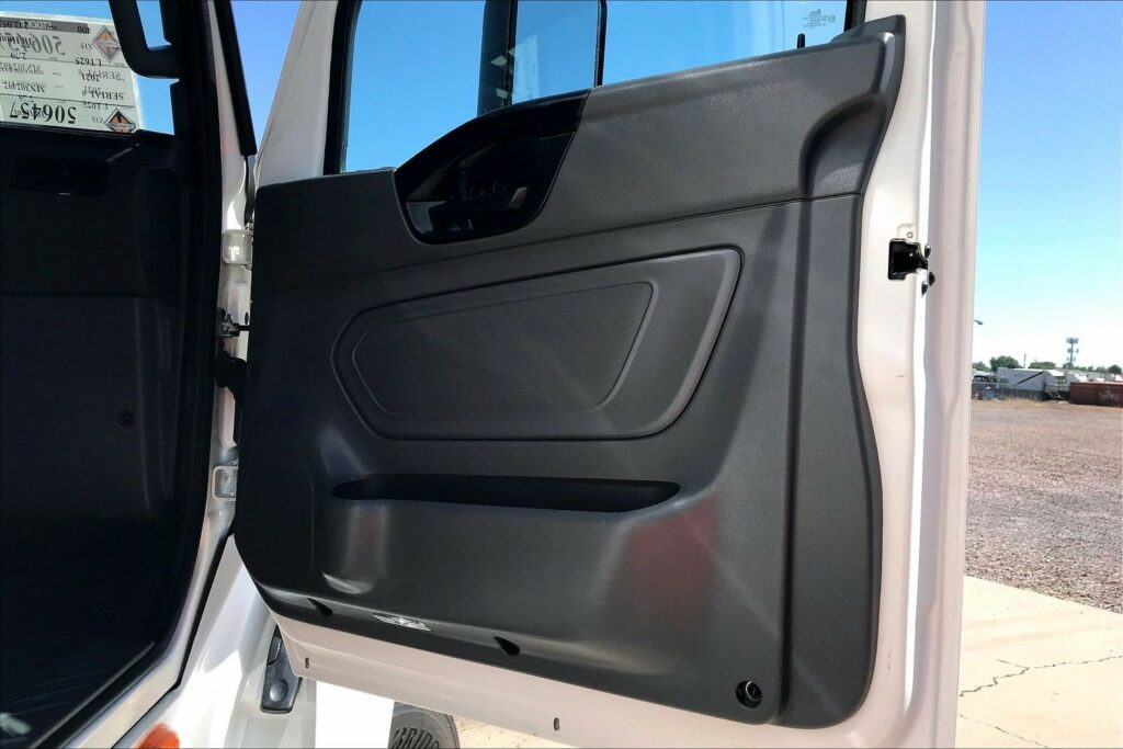 2021 CUM LT625 6×4 Day Cab