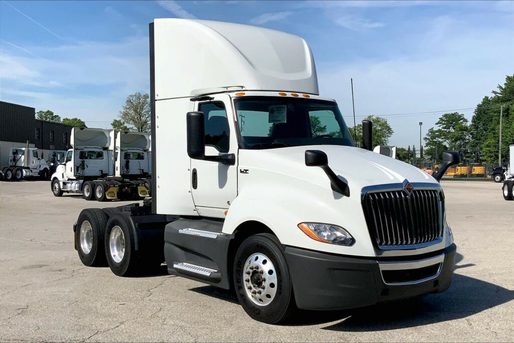 2021 CUM LT625 6×4 Day Cab