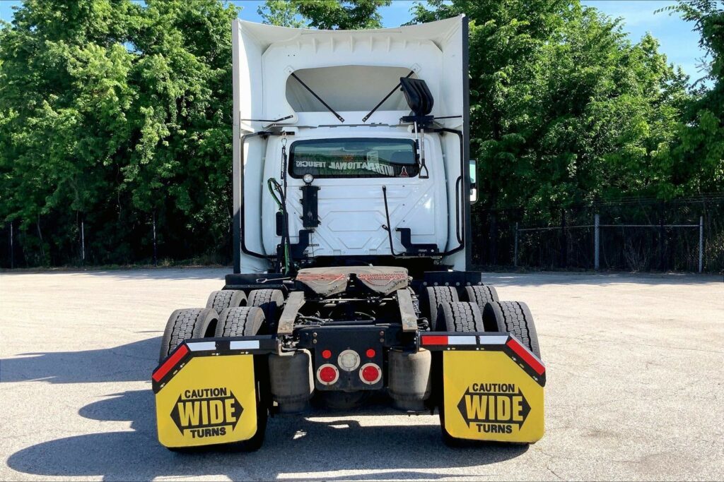 2021 CUM LT625 6×4 Day Cab