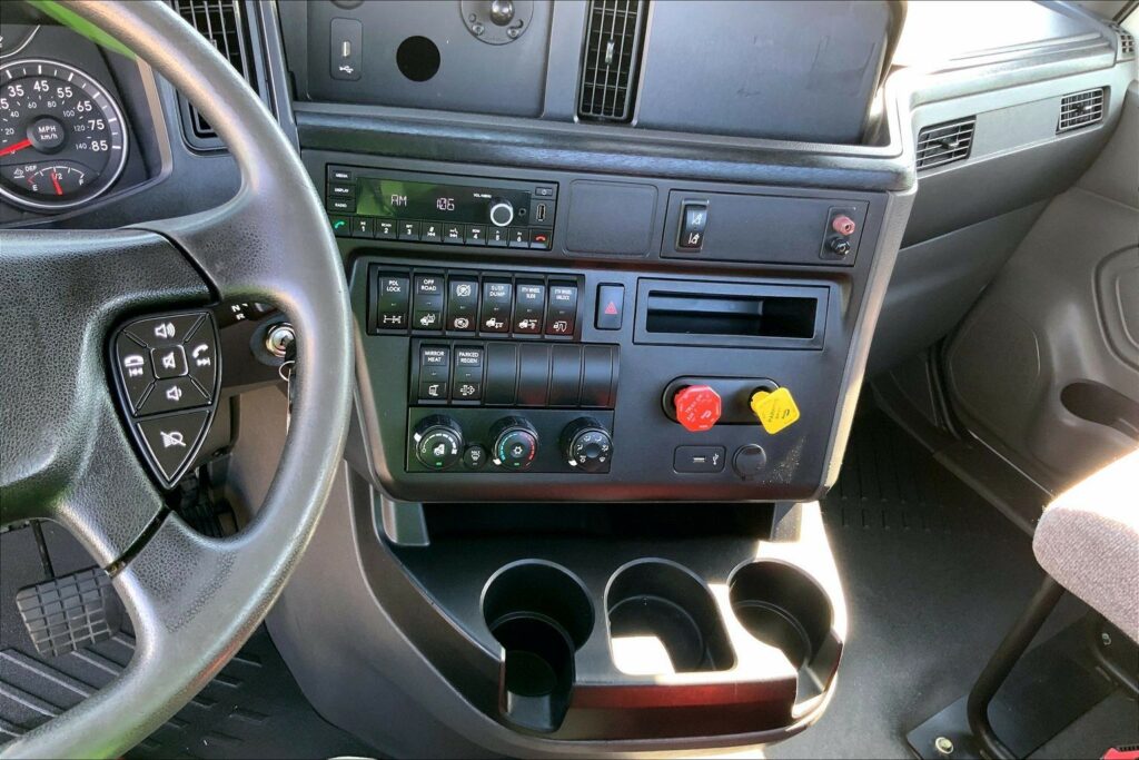 2021 CUM LT625 6×4 Day Cab