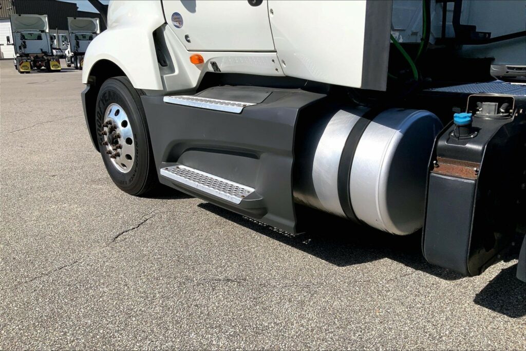 2021 CUM LT625 6×4 Day Cab