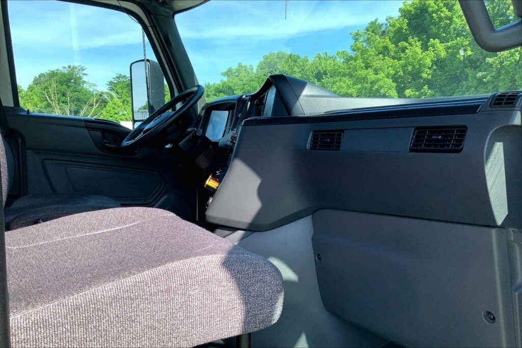 2021 CUM LT625 6×4 Day Cab