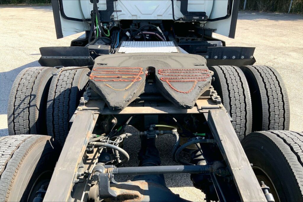 2021 CUM LT625 6×4 Day Cab