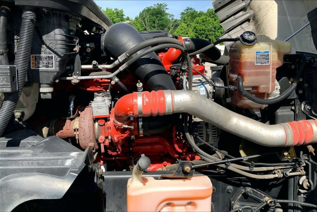 2021 CUM LT625 6×4 Day Cab