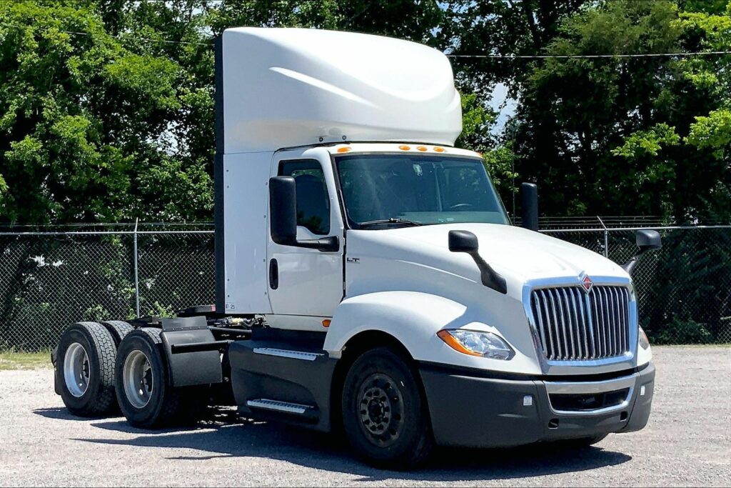 2021 CUM LT625 6×4 Day Cab