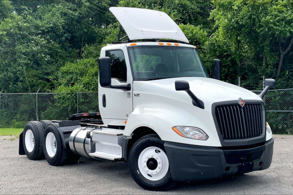 2022 CUM LT625 6×4 Day Cab