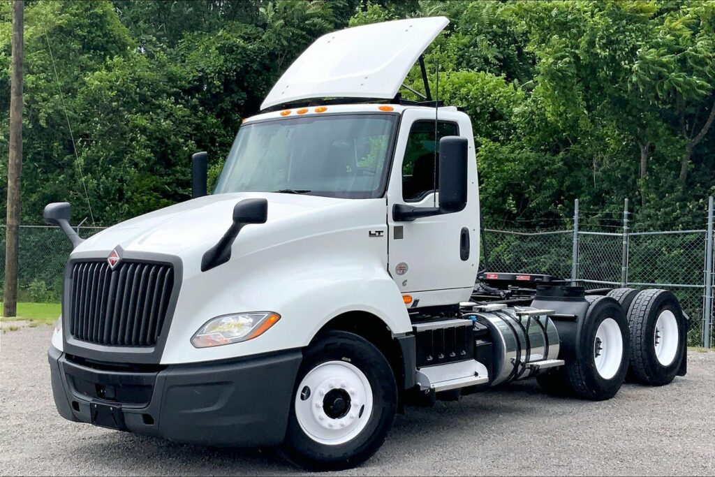2022 CUM LT625 6×4 Day Cab