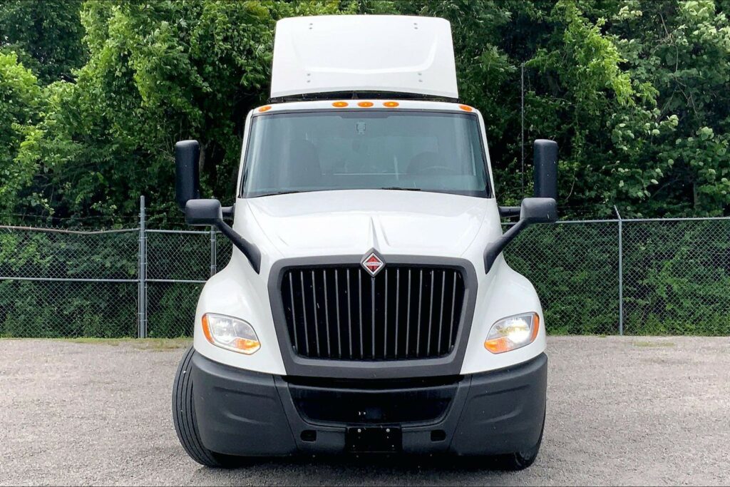 2022 CUM LT625 6×4 Day Cab