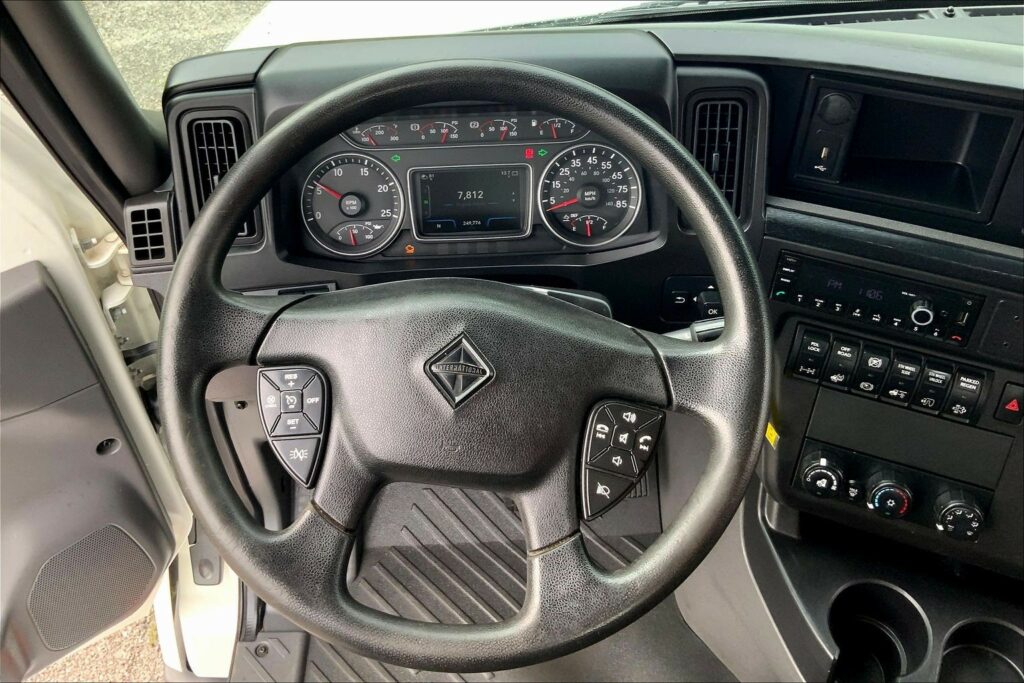 2022 CUM LT625 6×4 Day Cab