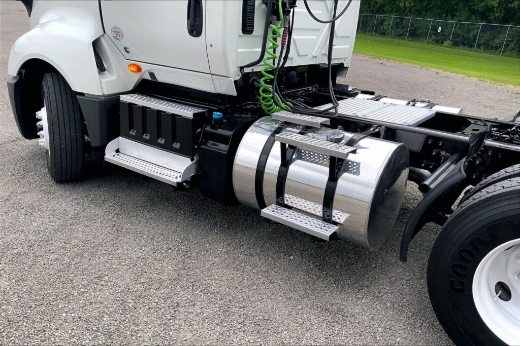2022 CUM LT625 6×4 Day Cab