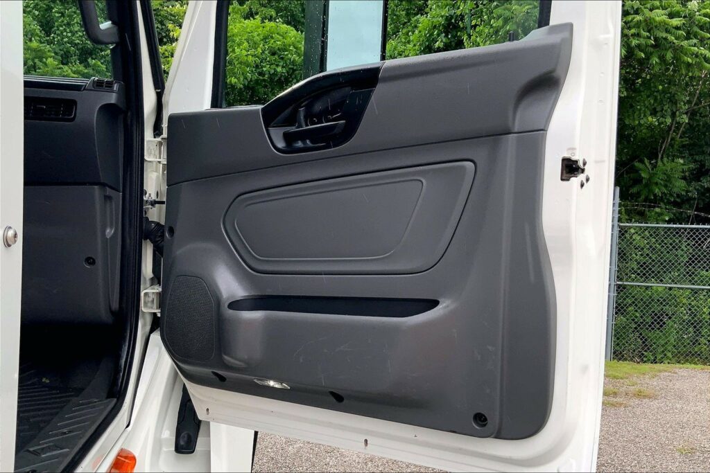 2022 CUM LT625 6×4 Day Cab