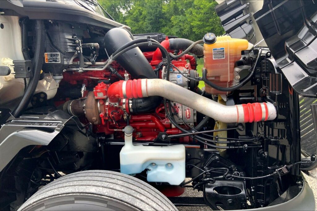 2022 CUM LT625 6×4 Day Cab