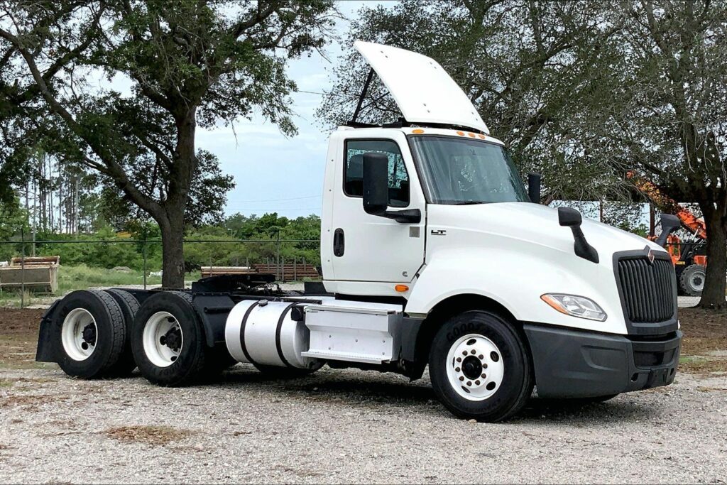 2021 CUM LT625 6×4 Day Cab
