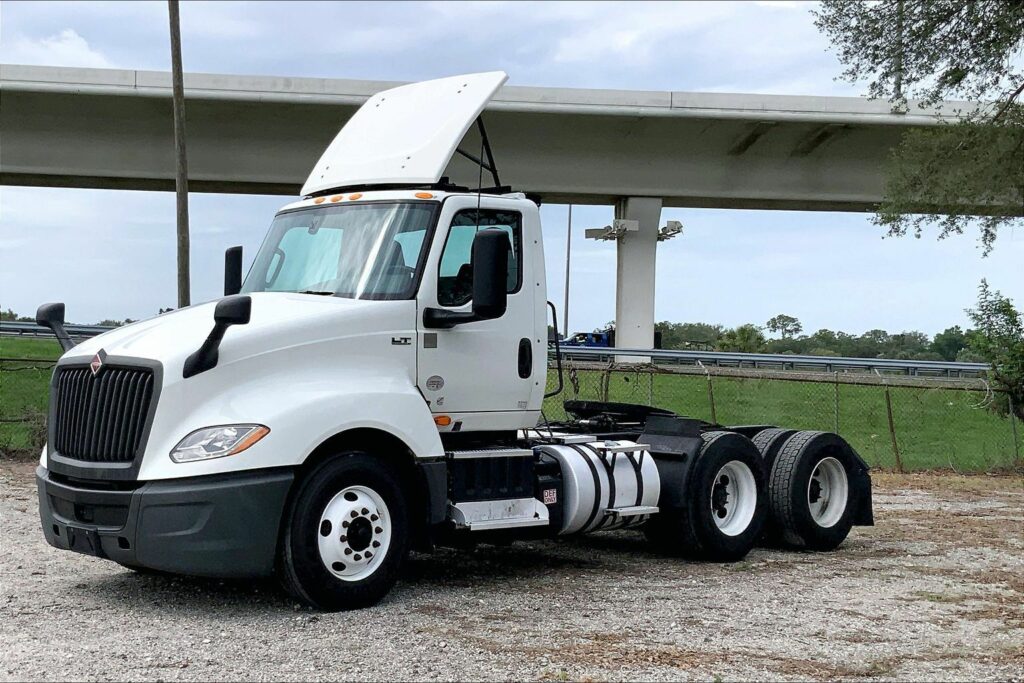 2021 CUM LT625 6×4 Day Cab