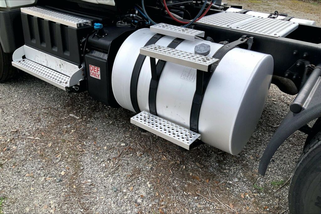 2021 CUM LT625 6×4 Day Cab