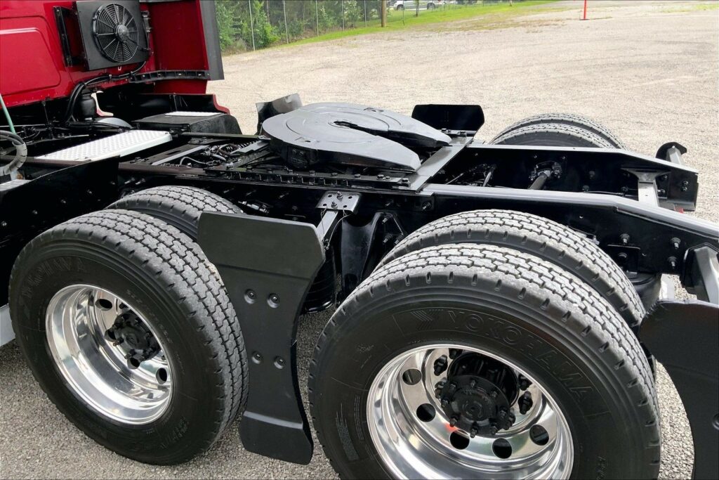 2020 CUM LT625 6×4 Sleeper
