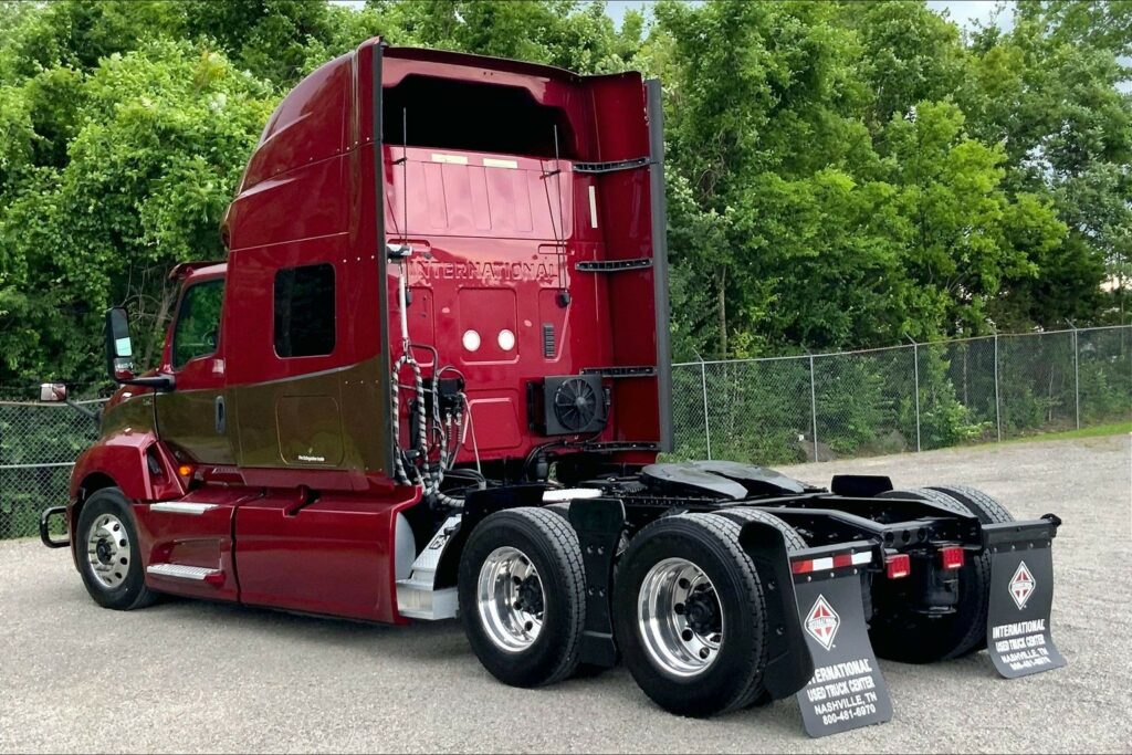 2020 CUM LT625 6×4 Sleeper