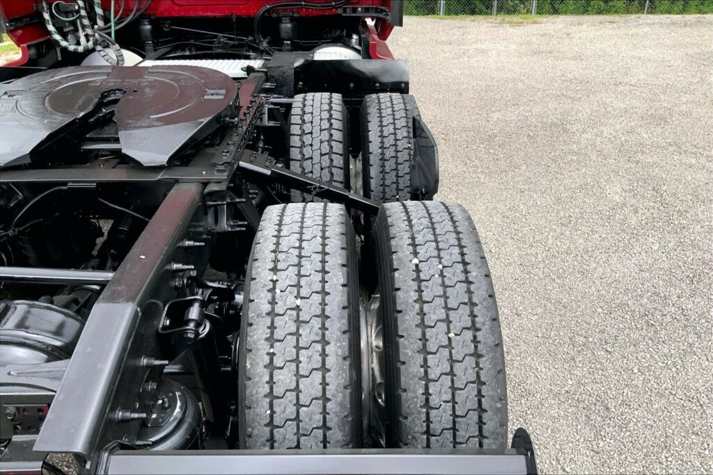 2020 CUM LT625 6×4 Sleeper