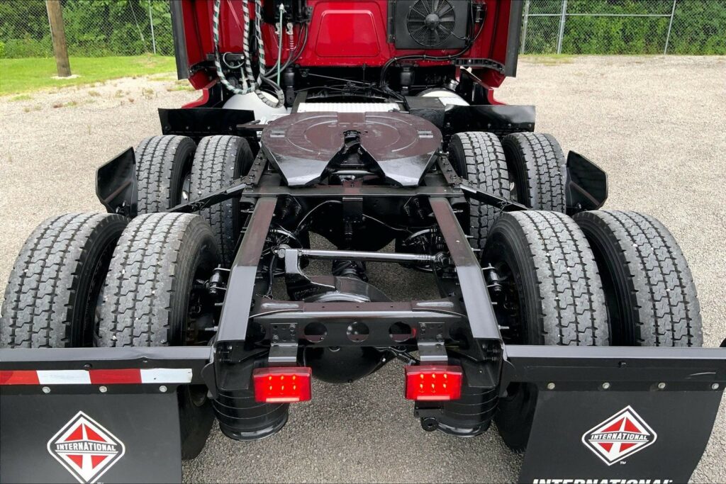 2020 CUM LT625 6×4 Sleeper