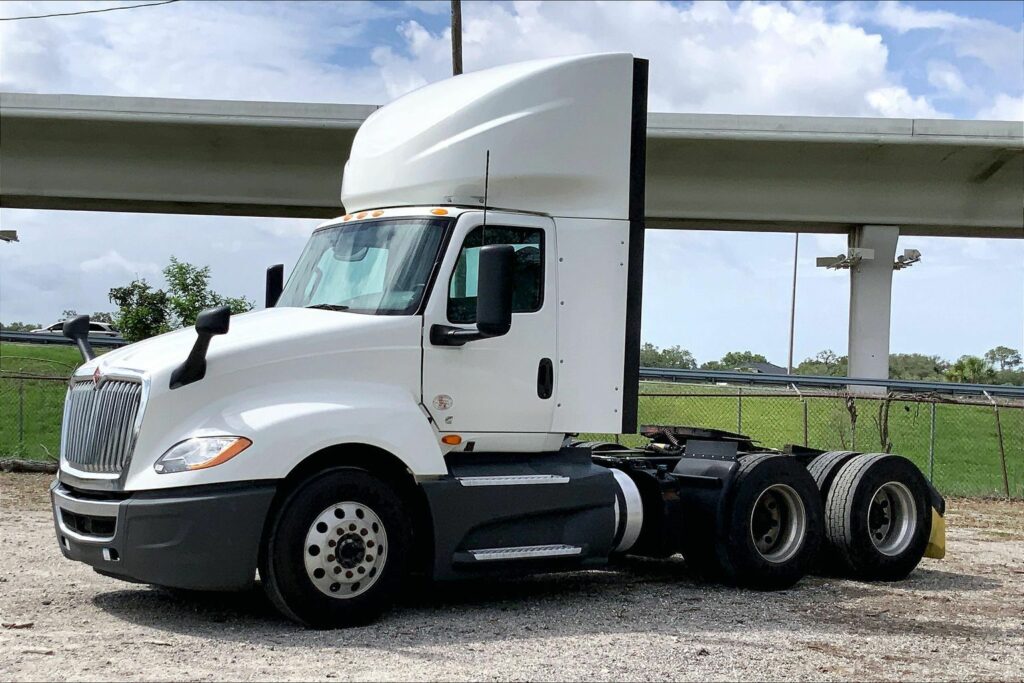 2021 CUM LT625 6×4 Day Cab