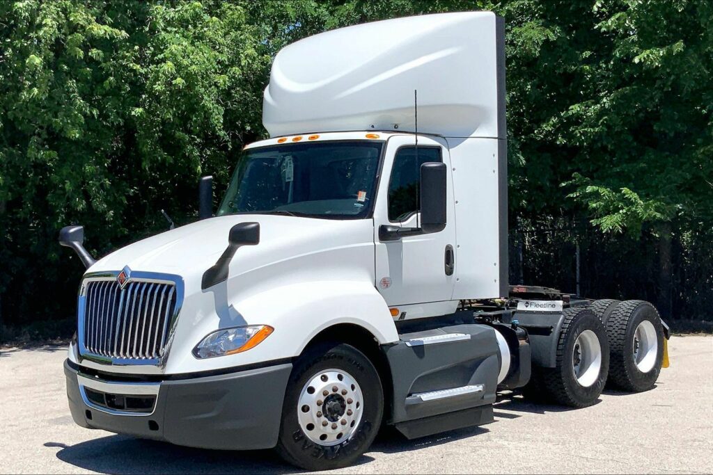 2021 CUM LT625 6×4 Day Cab