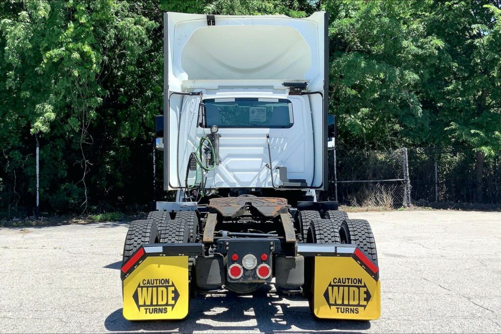 2021 CUM LT625 6×4 Day Cab