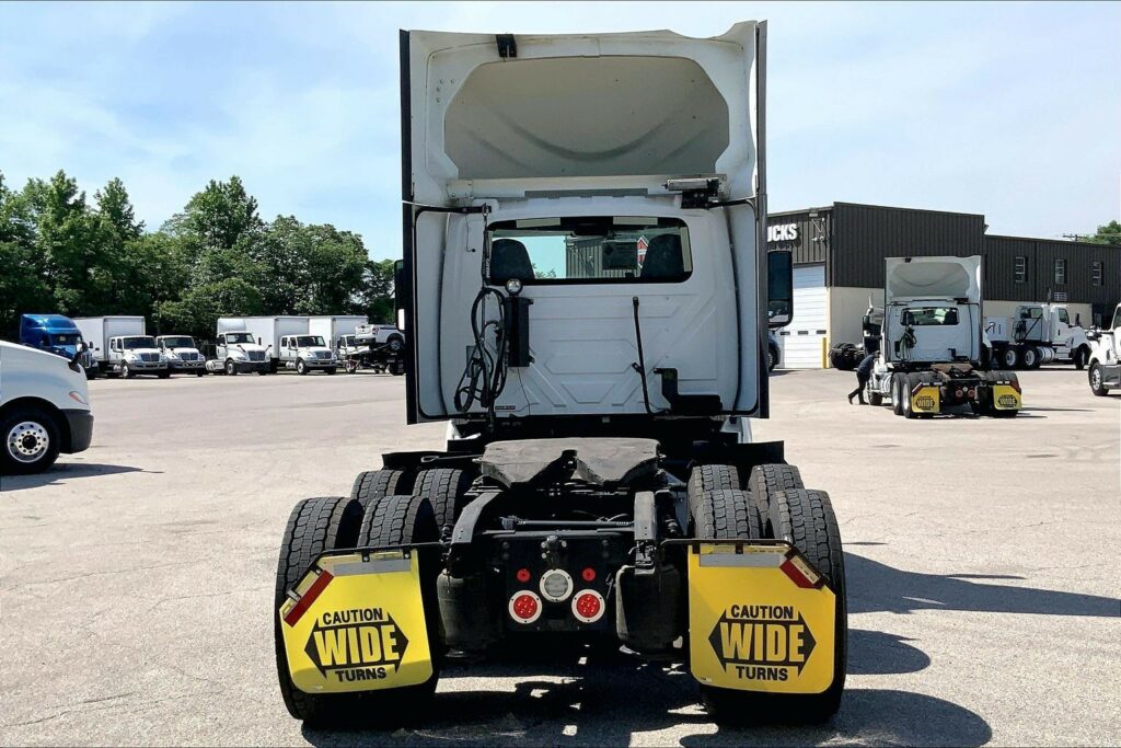 2021 CUM LT625 6×4 Day Cab