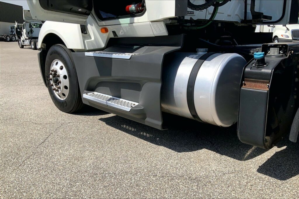2021 CUM LT625 6×4 Day Cab