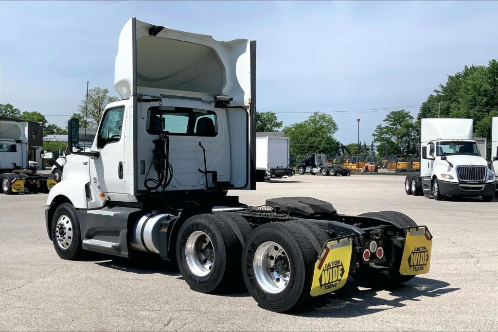2021 CUM LT625 6×4 Day Cab