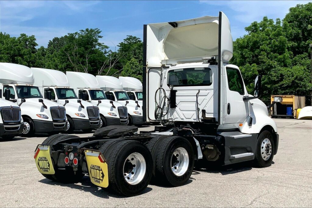 2021 CUM LT625 6×4 Day Cab