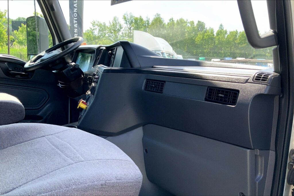 2021 CUM LT625 6×4 Day Cab