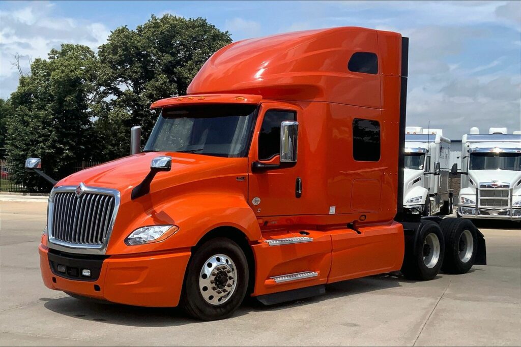 2020 CUM LT625 6×4 Sleeper