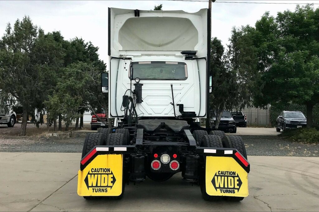 2021 INT LT625 6×4 Day Cab