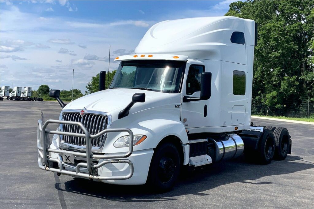 2023 INT LT625 6×4 Sleeper