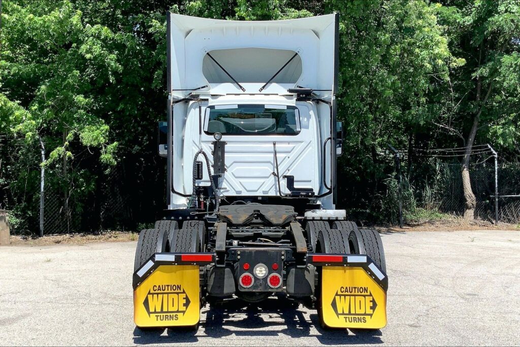 2021 INT LT625 6×4 Day Cab