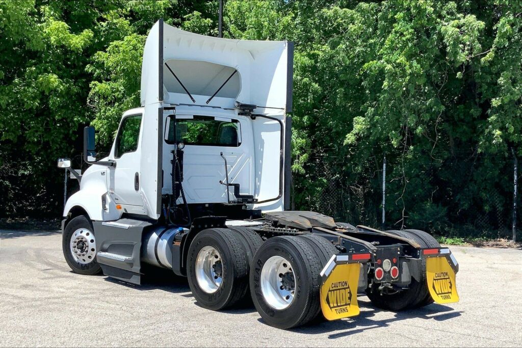 2021 INT LT625 6×4 Day Cab