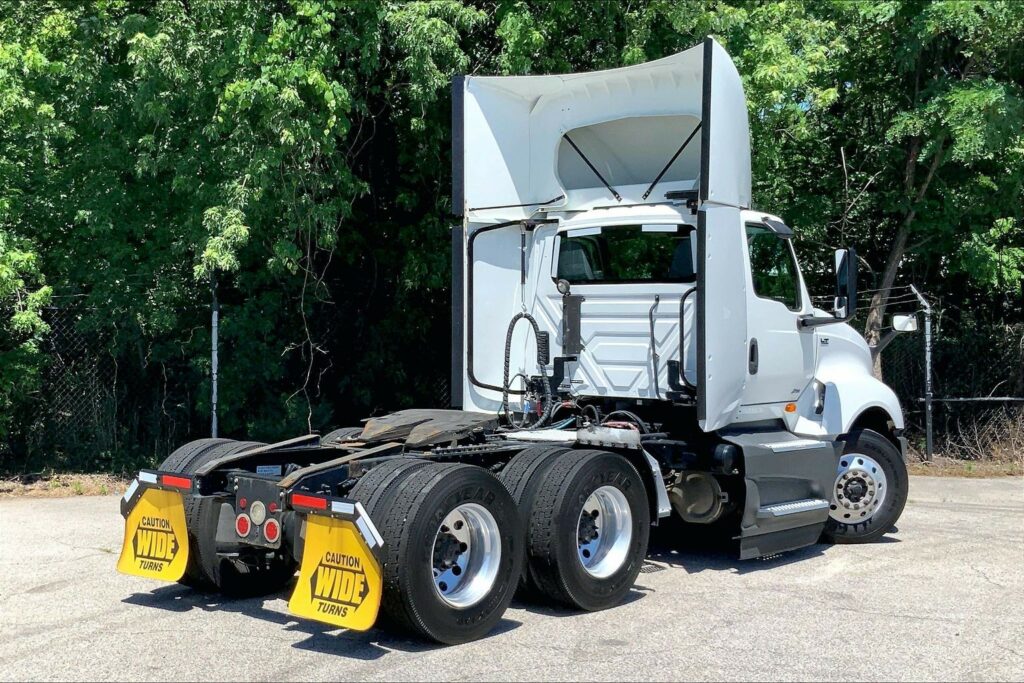 2021 INT LT625 6×4 Day Cab