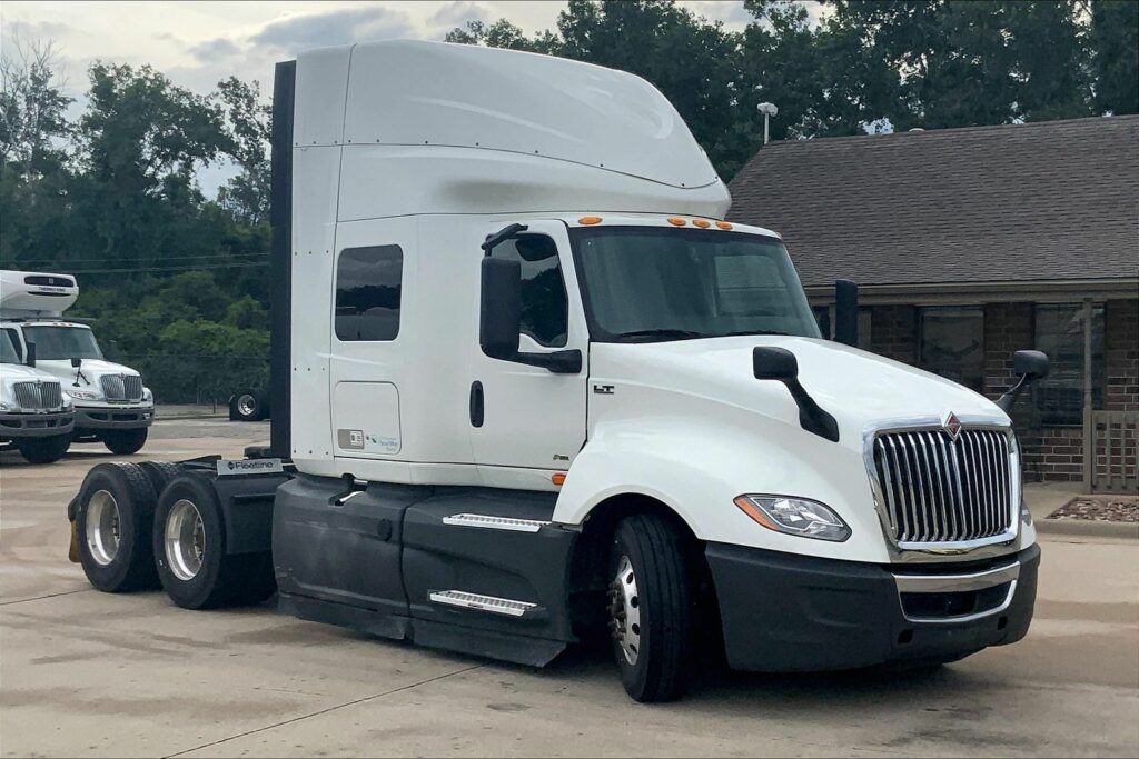 2023 INT LT625 6X4 Sleeper