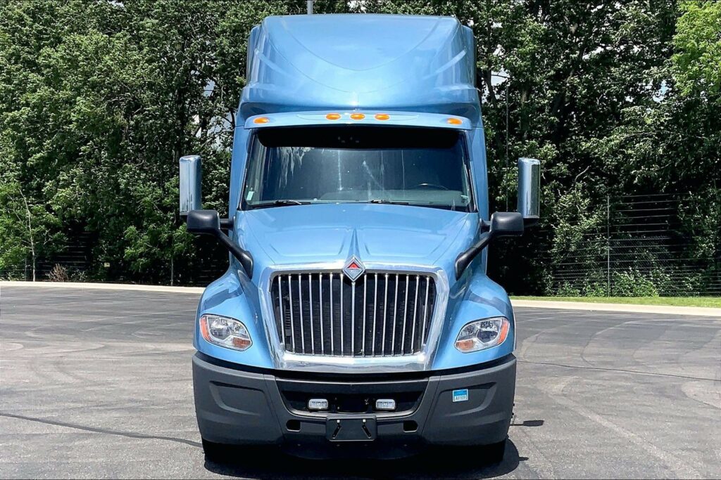2023 INT LT625 6×4 Sleeper