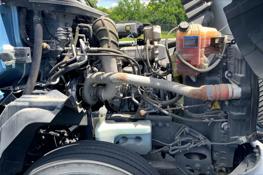 2023 INT LT625 6×4 Sleeper